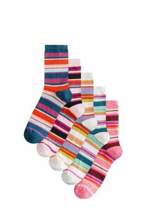 Ensemble de cinq chaussettes multicolores avec différents motifs rayés. Les couleurs comprennent l'orange, le bleu-vert, le rose, le violet et le blanc. Tissu en mélange de coton.