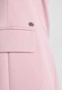 HUGO ATENIA - Σακάκι - light/pastel pink