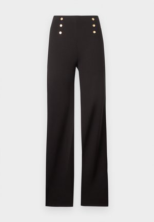 Pantalon noir taille haute à jambes larges avec six boutons décoratifs dorés disposés en deux rangées verticales près de la taille.