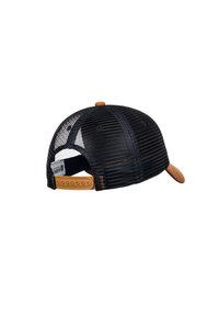 Cappello trucker in rete nera con un cinturino in pelle marrone e visiera curvata. Presenta un evidente snap di regolazione posteriore.