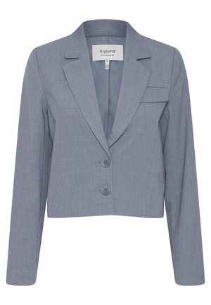Blazer blu accorciato realizzato in tessuto testurizzato, con colletto a punta, maniche lunghe e due bottoni frontali con una tasca sul petto.