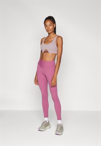 Patagonia MAIPO LOW IMPACT ADJUSTABLE BRA - Αθλητικό σουτιέν μεσαίας στήριξης - stormy mauve