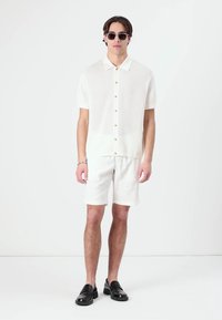 Thumbnail Image 2