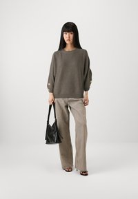 FTC Cashmere PONCHO - Maglione - taupe