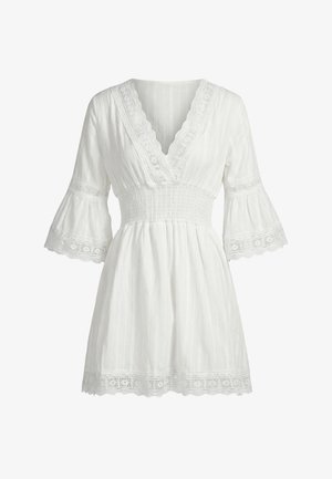 Robe blanche mi-longue avec manches évasées, bordure en dentelle à l'ourlet et aux manches, encolure en V et taille froncée.