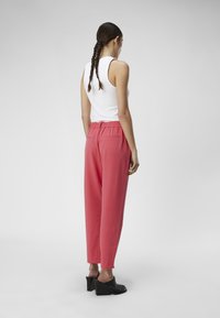 Object SLIM NOOS - Stoffhose - paradise pink