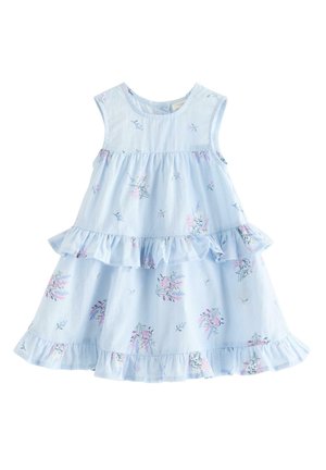 Ærmeløs lyseblå kjole med pink og lavendel blomsterprint, med flæsekantede lag på en udvidet nederdel.