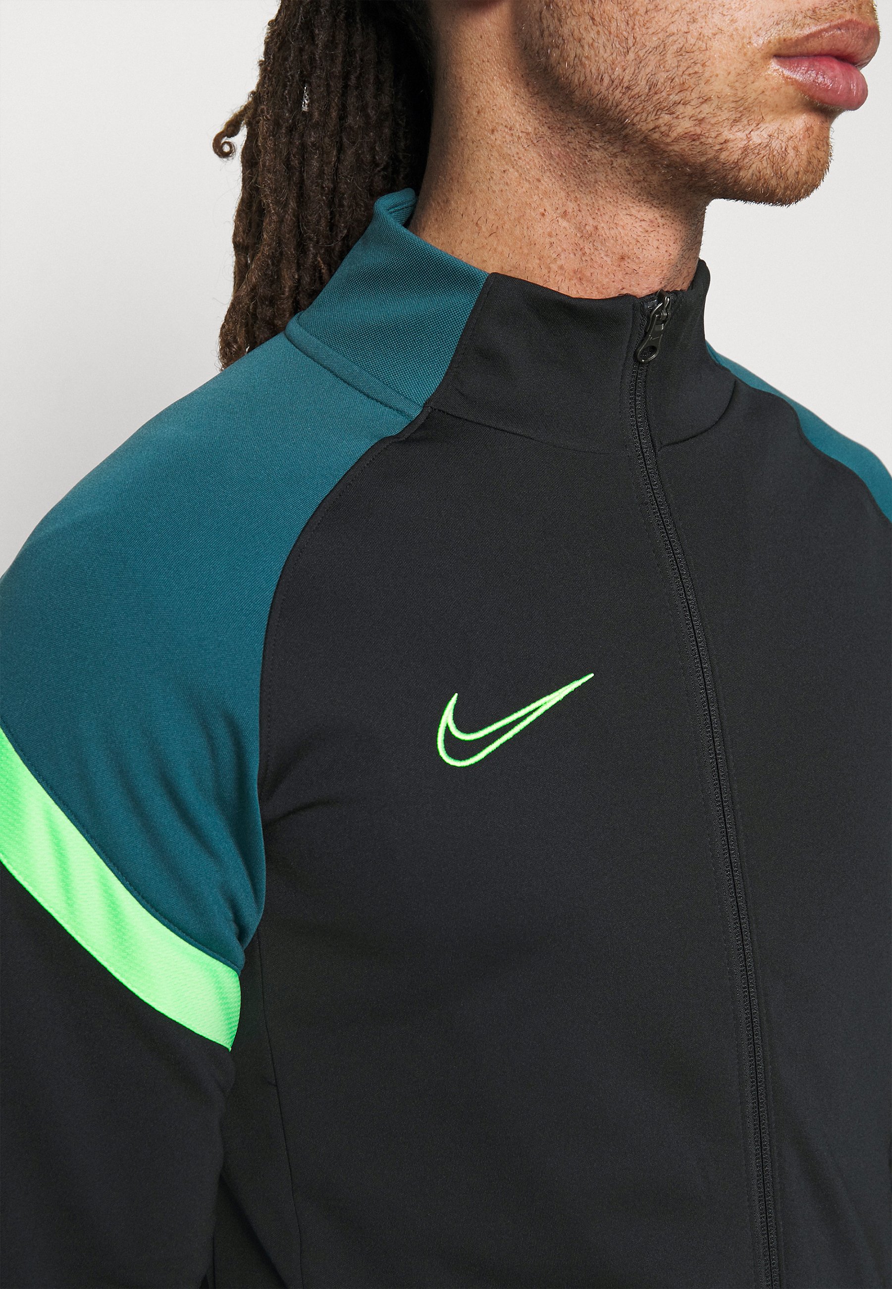 nike performance dry academy