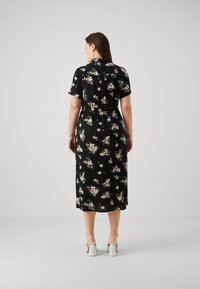 Vero Moda Curve VMCEASY LONG SHIRT DRESS - Abito a camicia - black