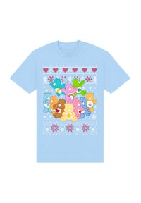 Maglietta a maniche corte di colore azzurro chiaro con orsetti cartoon colorati, motivi decorativi di cuori e fiocchi di neve, e design giocosi.