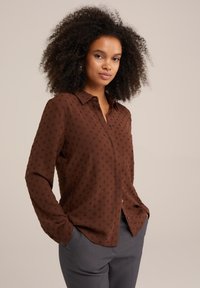 WE Fashion Gombos blúz - brown