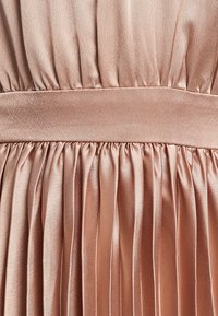 CHANCERY PETA - Kokteilikleit/peokleit - taupe