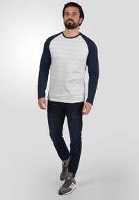 Solid SDSTEPAN - Maglietta a manica lunga - insignia blue