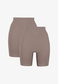 Unausgewählt, nougat