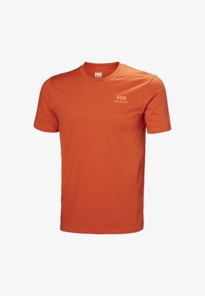 Pomarańczowa koszulka z krótkim rękawem, wykonana z bawełny, z okrągłym dekoltem i małym białym logo po lewej stronie klatki piersiowej. Gładka faktura, standardowy krój.