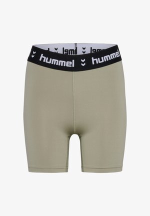 Elastiske shorts i lys olivengrøn med et sort liv med hvid "hummel" branding og subtile sømdetaljer.