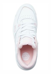 White sneaker with pink accents, featuring a perforated toe, laces, padded tongue, and textured inner lining. Logo on the side.