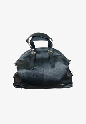 Borsa a mano in pelle nera strutturata con doppi manici, anelli argentati, chiusura con cerniera e piccolo logo del marchio sul lato inferiore destro.