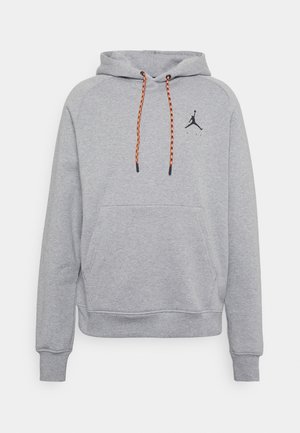 Felpa grigia con cappuccio in tessuto misto cotone, dotata di tasca a marsupio, cappuccio regolabile con coulisse intrecciate arancione e nero, e logo nero.