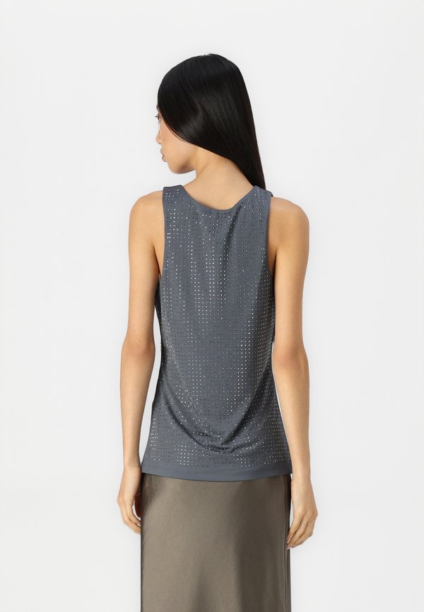 CHRISHELL TANK - Top - iron gate2