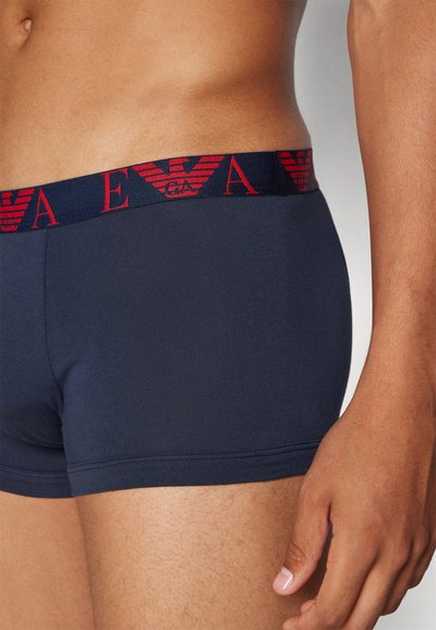 Emporio Armani TRUNK 3 PACK  - Uske bokserice - marin/rossolac/bian marin/lacqred/white