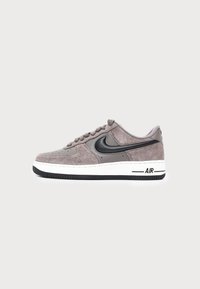 Buty Nike Sportswear AIR FORCE 1 '07 r.38,5 - 49,5