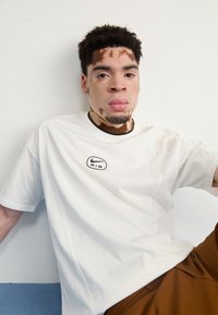 Nike Sportswear AIR - Marškinėliai su spaudiniu - white/black