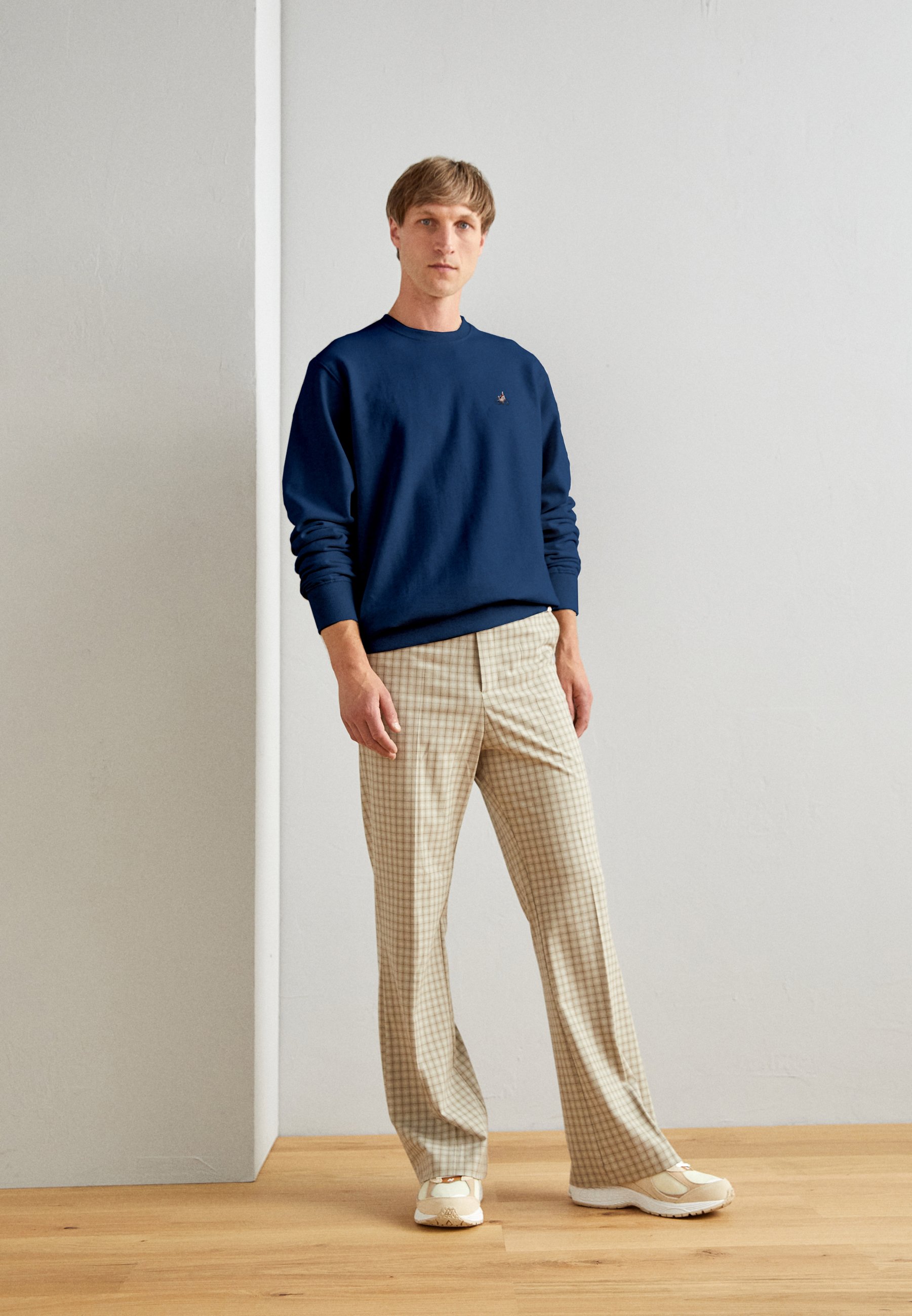 Cómoda Sudadera Para Trabajar En Azul Con Cuello Redondo