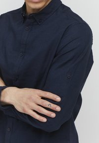 Thumbnail Image 4