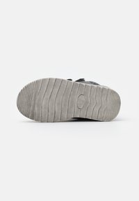 Friboo Botas clássicas de cano curto - grey