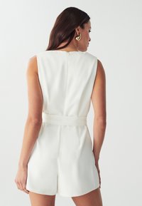 BWLDR ZAHLIA - Mono - white