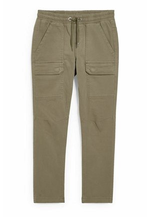Pantaloni cargo color kaki con vita elastica, chiusura con coulisse, tasche frontali oblique e tasche con patta su ogni coscia.