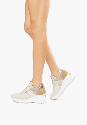 NeroGiardini Sneakers hoog - yogurt