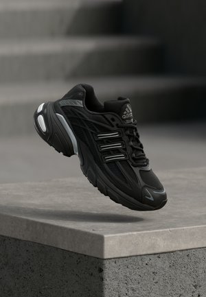 adidas Originals Sportcipő - core black/silver-coloured metallic