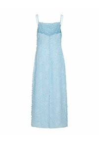 Robe midi bleu clair sans manches avec fines bretelles doubles et tissu texturé à motif floral.