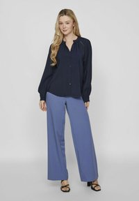 VILA Pluus - navy blazer