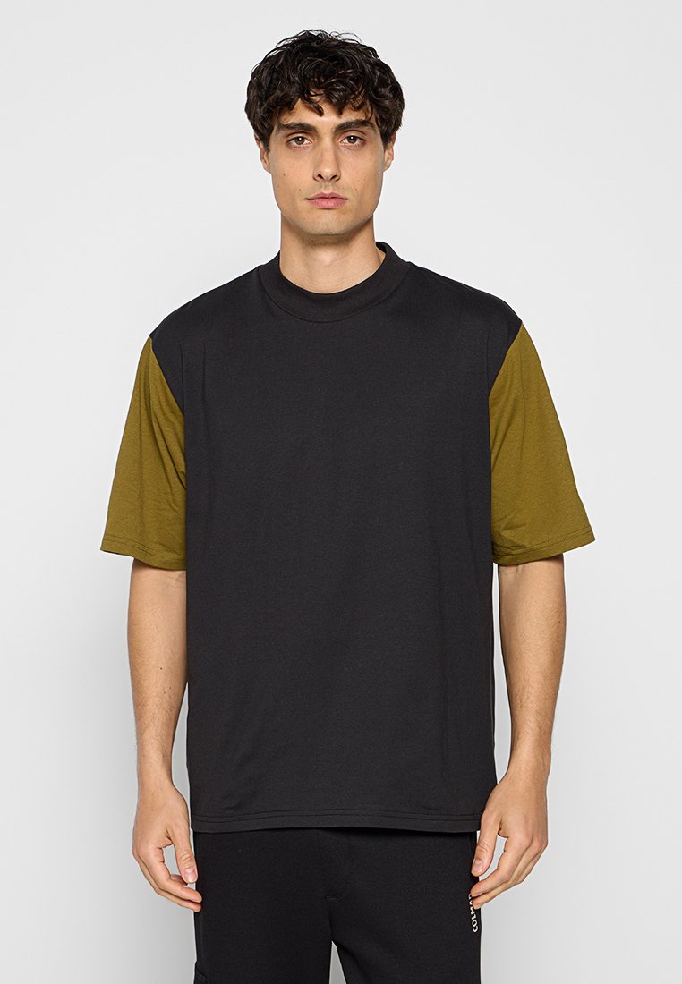 Colmar T-shirt basic meerkleurig Colmar T-shirt basic meerkleurig