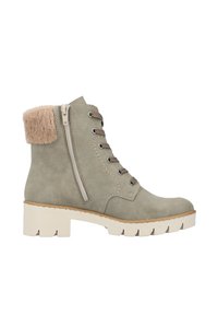 Grijze suède enkellaars met nepbonten kraag, chunky witte zool, zijrits en ronde neus. Beschikt over veters en decoratieve stiksels.