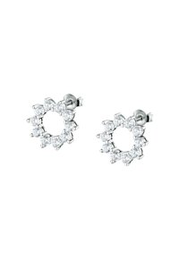 Orecchini a cerchio in tono argento con un design circolare, caratterizzati da pietre trasparenti e sfaccettate incastonate in stile artiglio, creando un effetto scintillante.