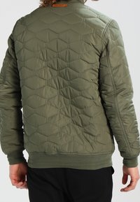 Petrol Industries Bomberjakke - olive
