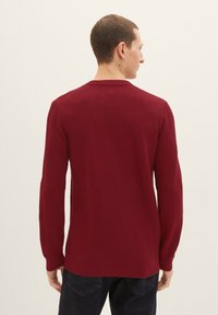 TOM TAILOR Striktrøje - dunkelrot
