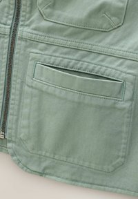 REGULAR FIT - UTILITY - Väst - sage green