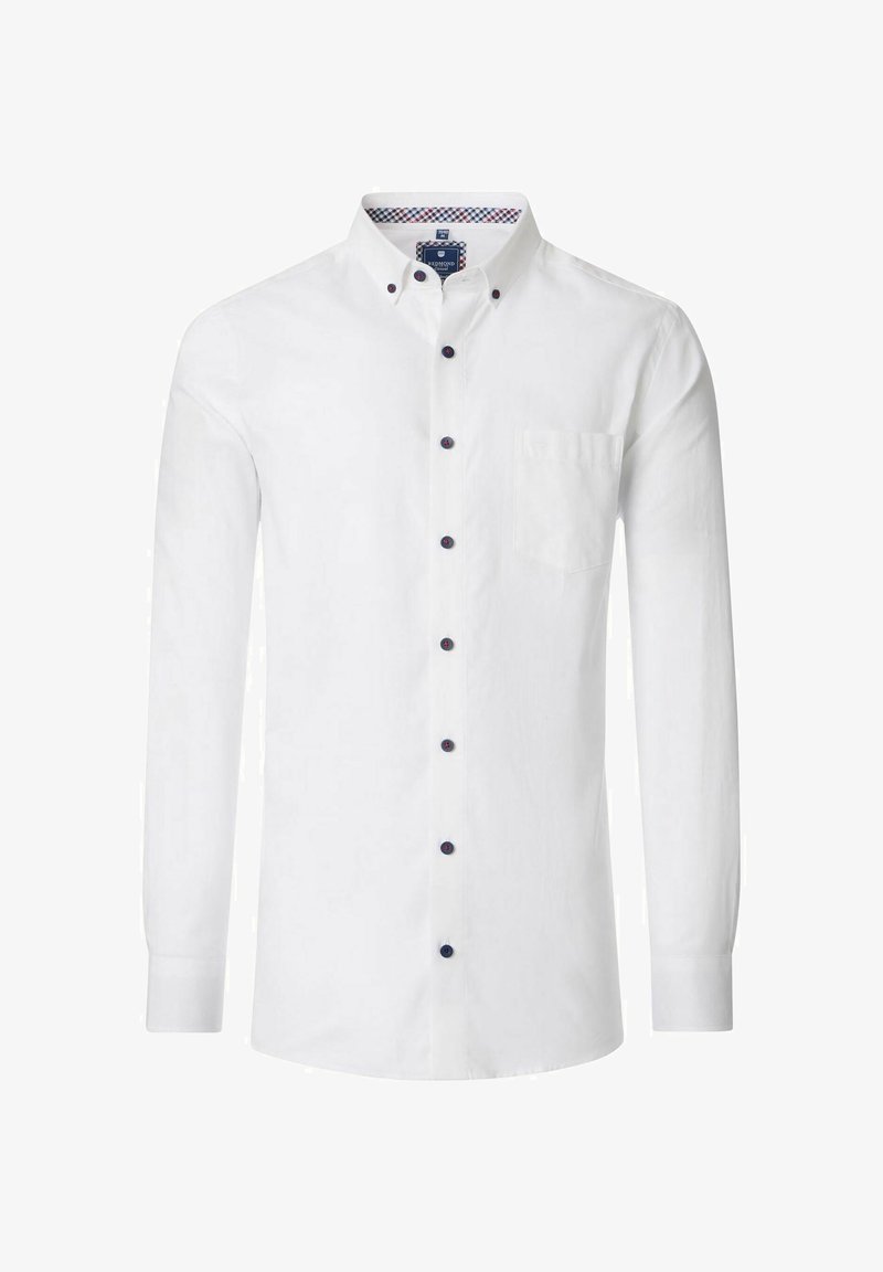 Biała koszula z długim rękawem wykonana z bawełny, z kołnierzykiem zapinanym na guziki, wyposażona w ciemnoniebieskie guziki i kieszeń na piersi. Wewnątrz kołnierzyka znajduje się wzór w kratkę.