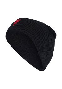 Schwarze Strickmütze mit geripptem Muster, ausgestattet mit einem kleinen roten Logo an der Seite. Schlichtes Design, enger Sitz und flexibles Material.