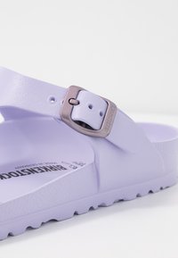 Birkenstock GIZEH - Sandali - purple fog