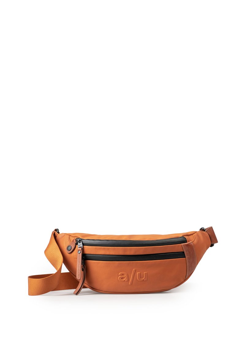 Marsupio arancione dal design elegante, con una tasca zip nera, una superficie testurizzata e una tracolla regolabile e removibile.