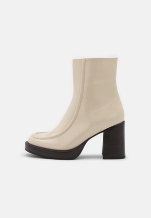 Bottines à talons hauts - off-white