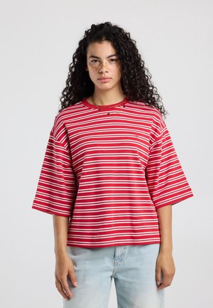 America Today, T-SHIRT - T-Shirt print - red