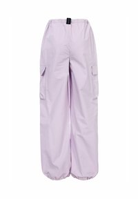 Lichtpaarse cargobroeken van duurzaam stof, met elastische boorden, twee zijzakken en een relaxte, brede pasvorm.