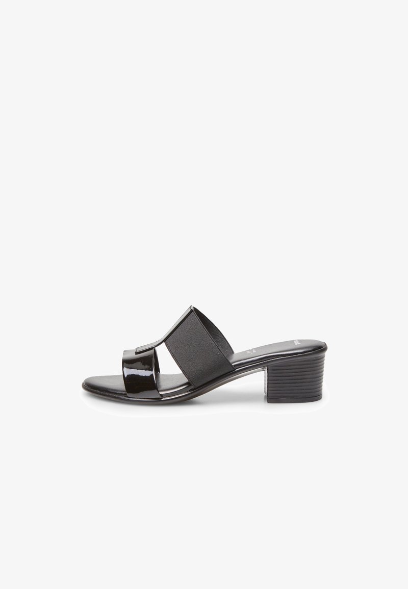Sandalie negre cu toc, cu două curele late; texturi lucioase și mate; vârf rotund și deschis; toc mic blocat. Suprafață netedă cu o strălucire subtilă.